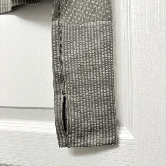 Lululemon Rest Less Cropped Half-Zip Pullover - Size 6 - Picture 4 of 5